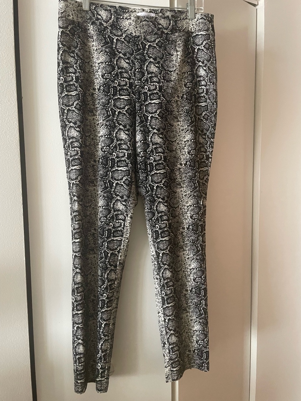 Calvin Klein Black & White Snake-Print Skinny Pants